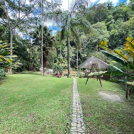 Lumiar Colonial Chalet: Riverside Retreat with Private Deck Exterior photo