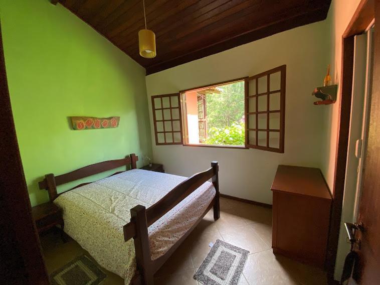 Lumiar Colonial Chalet: Riverside Retreat with Private Deck Exterior photo